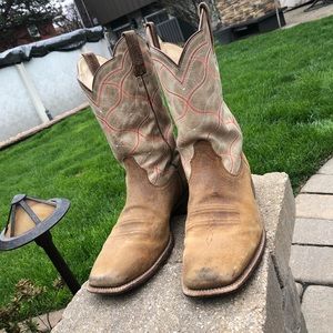 Ariat suede square toe cowboy boots